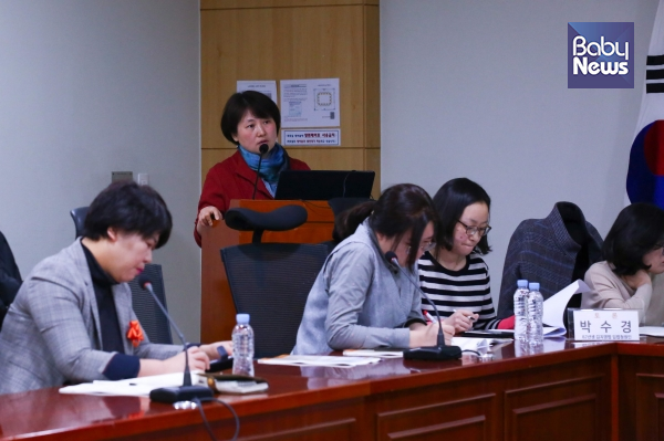 배진경 한국여성노동자회 대표는 30일 ‘21대 국회에 바란다 : 성평등노동정책토론회’에서 경력단절의 패러다임을 확대할 것을 주장했다. 서종민 기자 ⓒ베이비뉴스