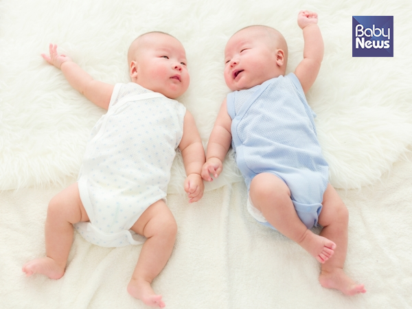 우리나라 쌍둥이 출생률은 보조생식술의 도입과 난임 부부를 위한 정부 지원 사업이 개시된 후 크게 높아졌다. ⓒ한국식품커뮤니케이션포럼
