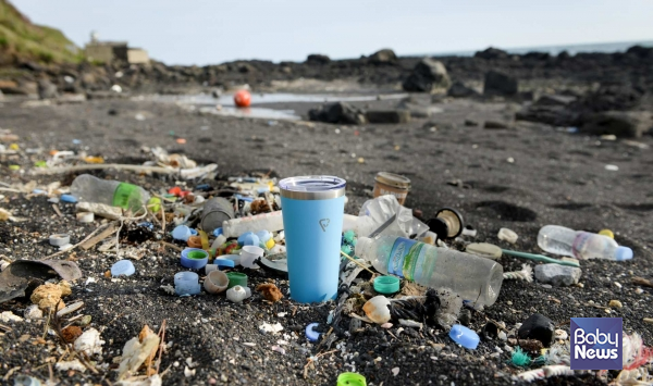 친환경 사회적기업 '푸른컵'은 제주 플라스틱 사용을 줄이기 위한 다회용컵 대여 반납 서비스를 시작했다. ⓒ김재원
