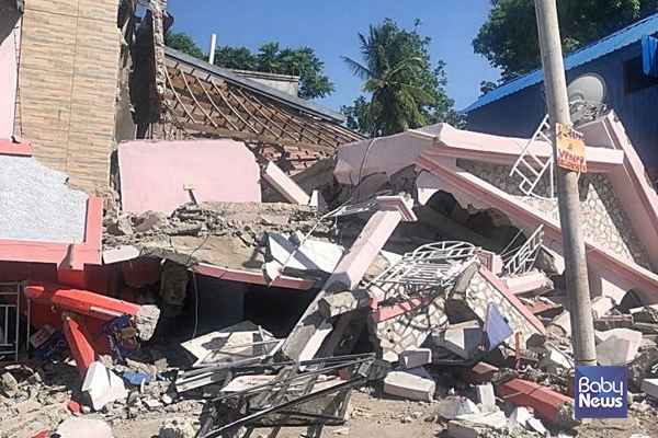 7.2규모의 지진 피해를 입은 아이티 모습. 각 NGO 단체들이 아이티 복구를 위해 대규모 인도적 지원을 결정했다. ⓒ굿네이버스