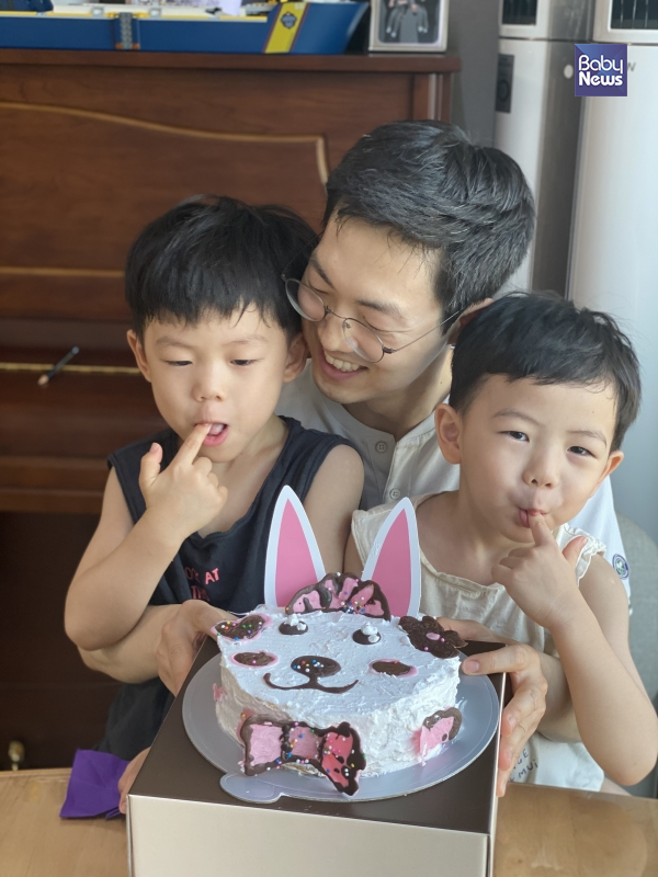 서울 100인의 아빠단 미션으로 아이들과 함께 만들었던 엄마 생일 케이크. ⓒ박병기