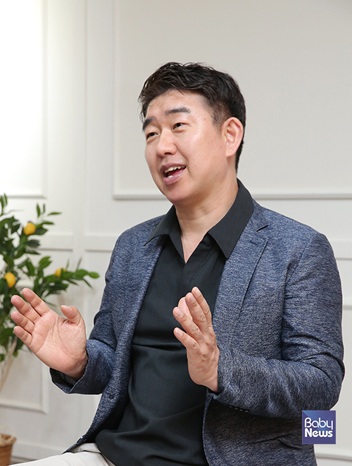 김진영 지오크리에이티브 대표는 최근 공정거래위원회가 두상 교정 헬멧 시장의 매출 1위 사업자인 한헬스케어의 거짓·과장 광고에 대해 시정명령을 내린 것과 관련해 추가적인 조사가 필요하다고 전했다. 이효상 기자 ⓒ베이비뉴스 