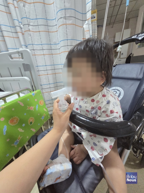 초록우산의 지원으로 치료를 이어가고 있는 태양이(가명)의 모습. ⓒ초록우산