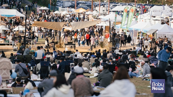 지난 5월 열린 제4회 숲속빵시장에는 약 2만5000명의 방문객이 행사장을 찾으며 호응을 얻었다. ⓒ엘리시안강촌